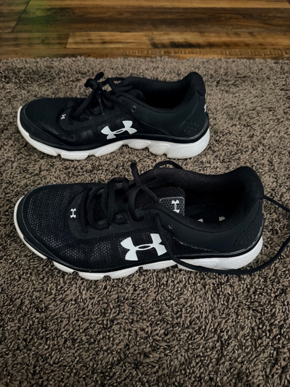 Women's Under Armour Micro G Assert 7 shoes